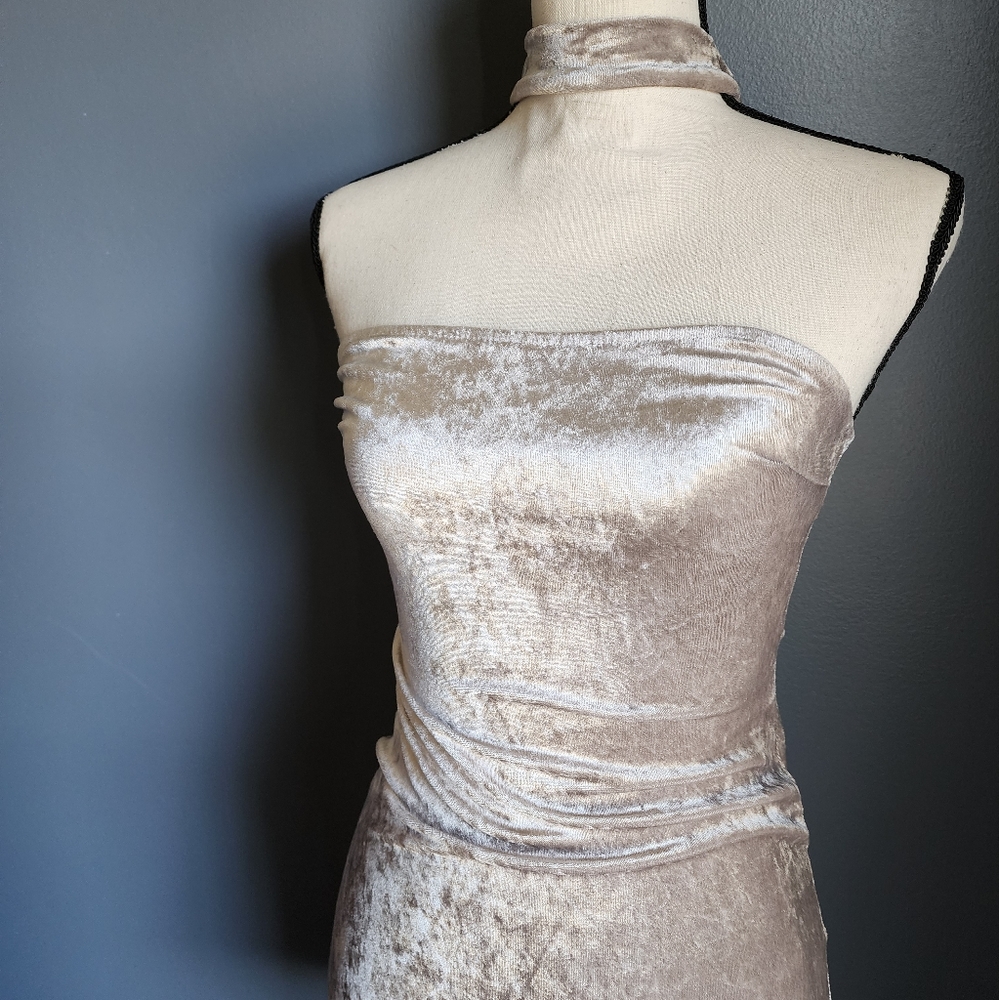 Forever 21 Silver Faux-Velvet Dress with Collar Neckline and Open Back - Picture 2 of 7